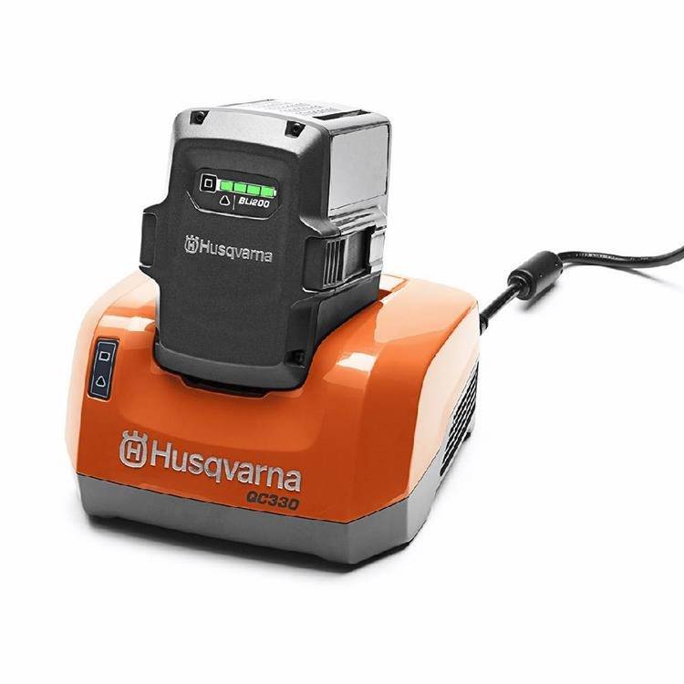 Cargador P/Baterias Serie Bli Husqvarna Qc330 - 220V / 50-60Hz